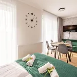 Apartment Horyzont Apartamenty- Studio- Sauna&fitness -baltycka 2- Sniadania